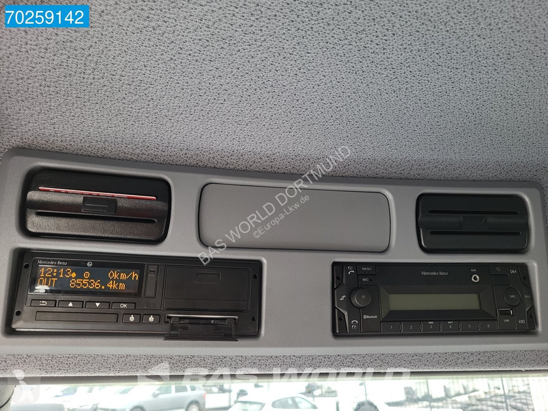 Camion Mercedes 816 4X2 7.49t Thermoking B-100...