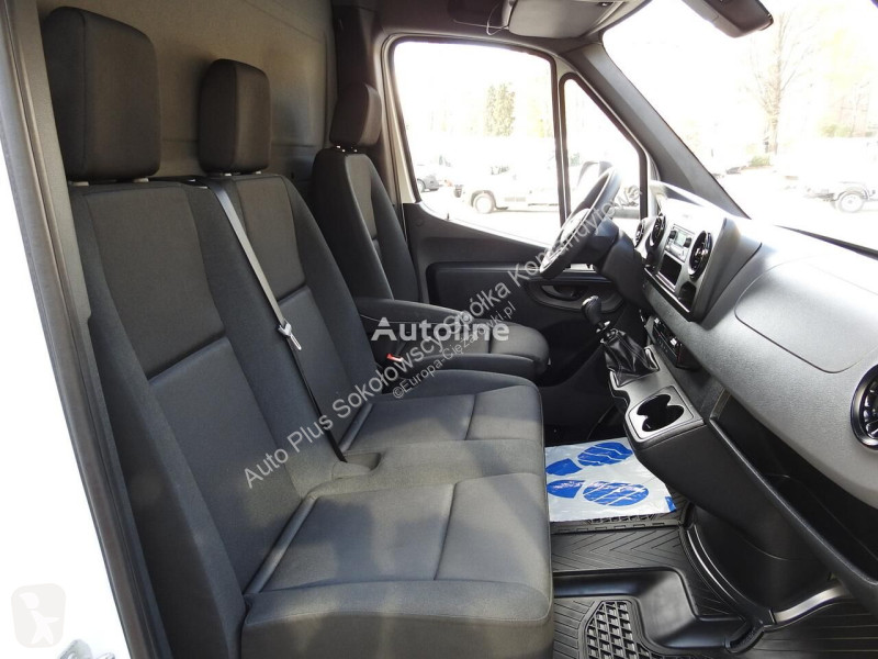 Kamion Mercedes SPRINTER KONTENER WINDA 8 PALET...