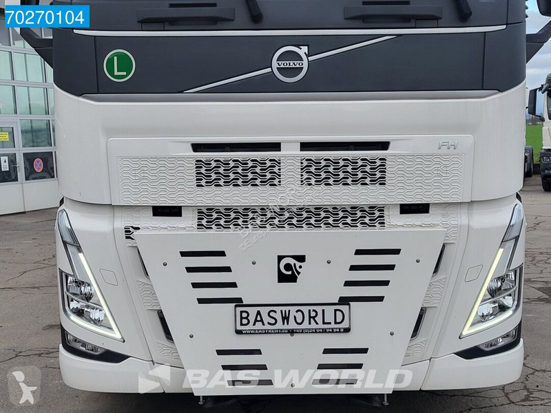 Camion Volvo FH  8X2 Effer 1000 9S + 6S Kran +...