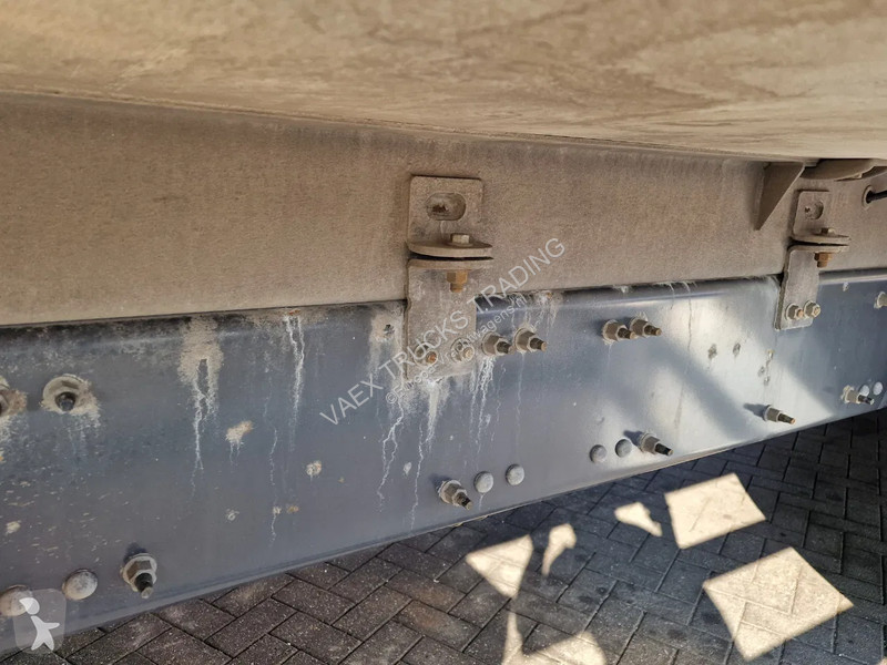 Kamion Volvo 330 4x2 - Carrier MT 18 Frigo -...
