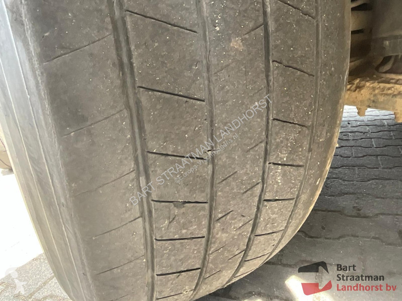Kamion Volvo 440 10x4 Euro 5 geisoleerde asfalt...