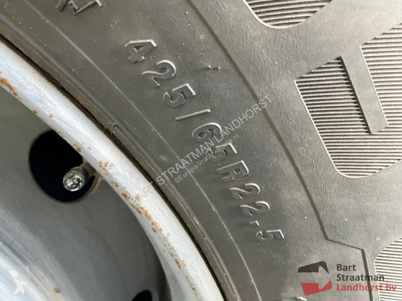 Kamion Volvo 10X4R Euro 5 met 30T HTS Kabel...