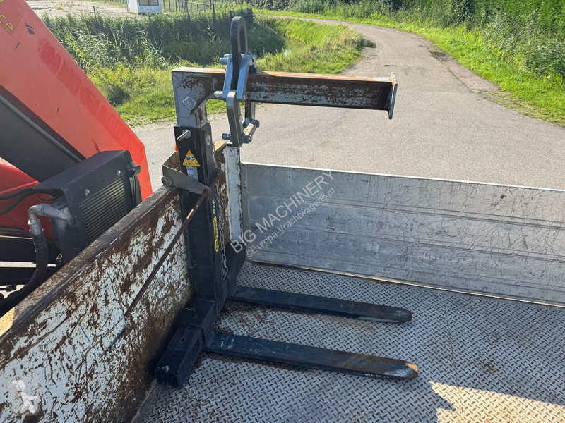 Kamion Iveco 330 6x4 with Palfinger PK 18500 crane