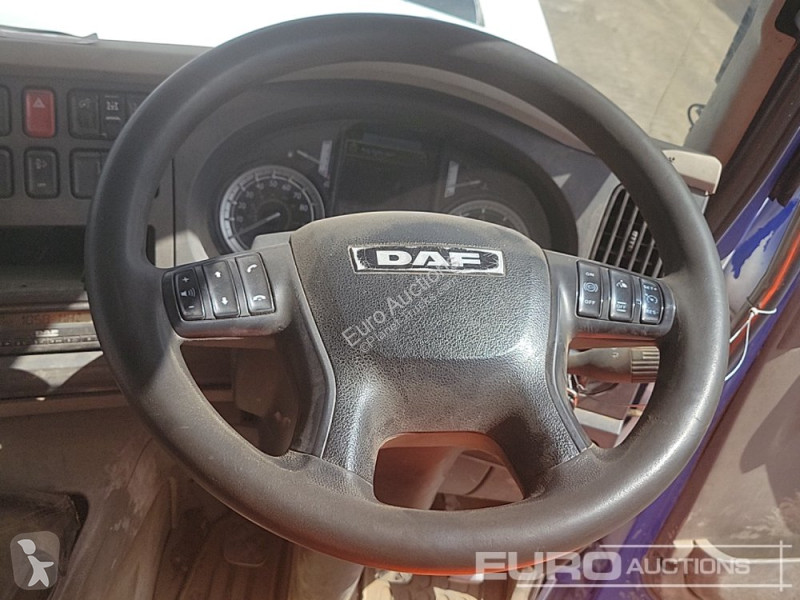 Camião  LF220