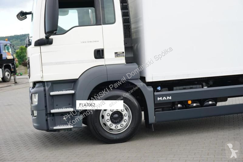 Lastbil MAN TGS / / EURO 6 / KONTENER + WINDA /...