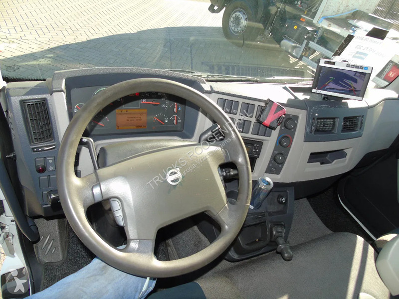Kamion Volvo FL 250 + euro 6 + lift + 12T