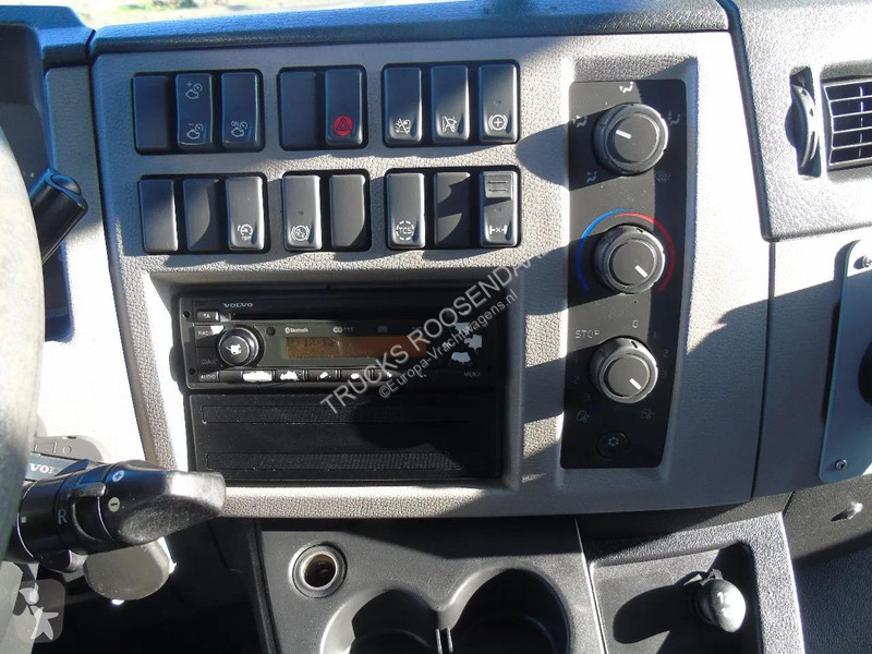 شاحنة Volvo 14.210 + ATP/FRC + CARRIER + LIFT +...