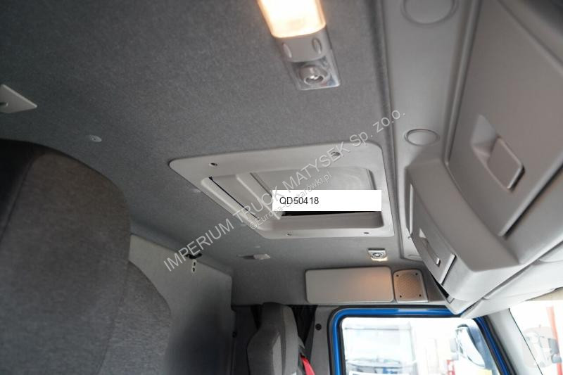 شاحنة Renault D WIDE 380 DE11 / 4X2 / LAWETA 8...