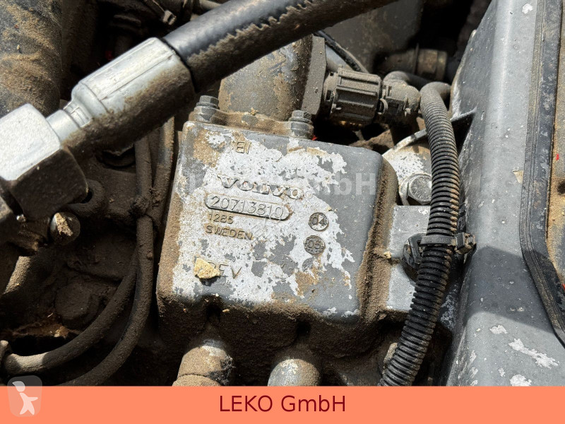 شاحنة Volvo 12 400 Abrollkipper