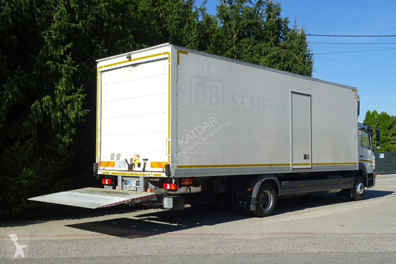 Камион Mercedes 1218 Euro 6 kontener 20pal...