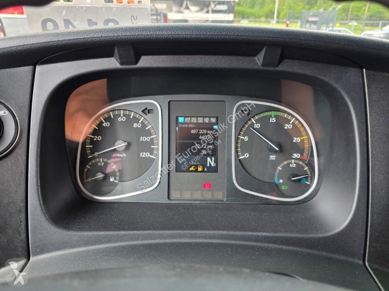 شاحنة Mercedes 1230