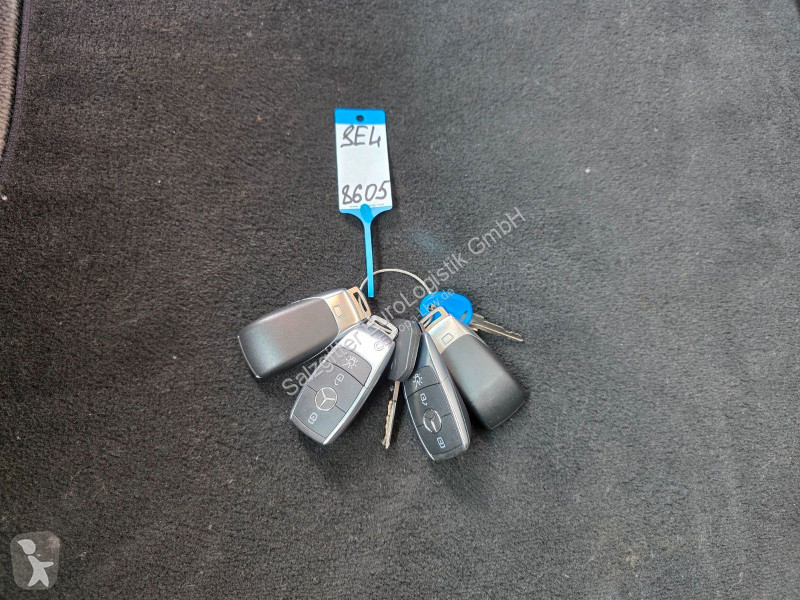 شاحنة Mercedes 2553 / Retarder / Ladebordwand...