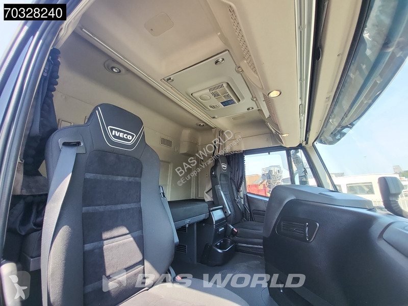 شاحنة Iveco X-Way 570 X-Way 6X2 Fassi F215...
