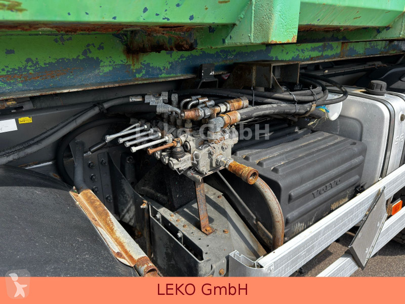 Lastbil Volvo 380  8x4 Abrollkipper
