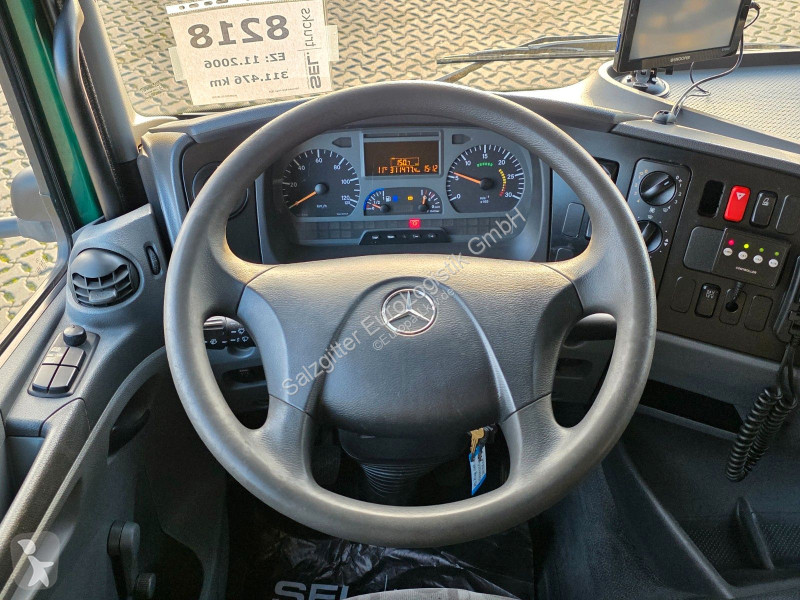 شاحنة Mercedes 1229