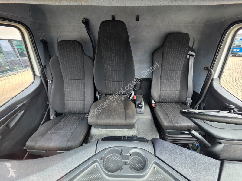 شاحنة Mercedes 818 | 3 Sitzen | Ladebordwand