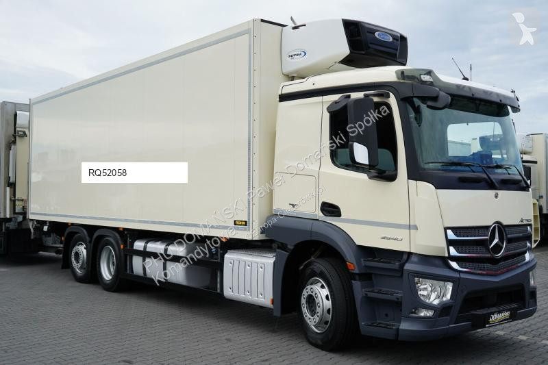 Vrachtwagen Mercedes / TANDEM