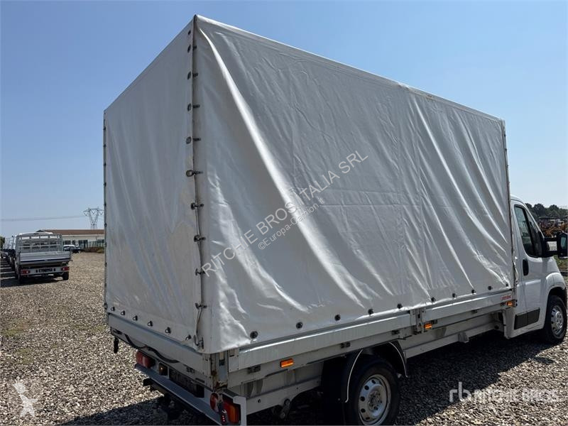 Camión Opel 2.2 103 KW PR PL L4 Curtain Side Truck