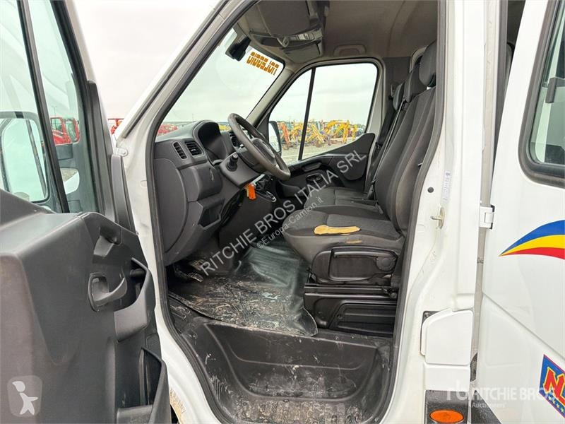 Kamion Opel Crew Cab Flatbed Truck