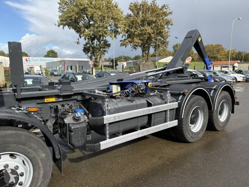 Vrachtwagen Mercedes 3240