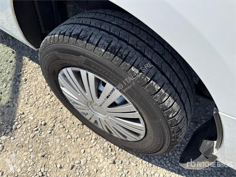 Camión Ford CUSTOM TREND 2.0 TDCI Van Truck