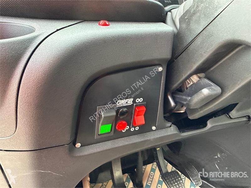 Camion Iveco Palfinger Tunlift 737-500 5 m on...
