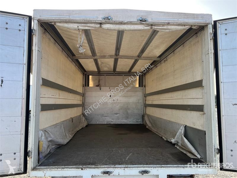 Camião Nissan NV400 P/M Curtain Side Truck