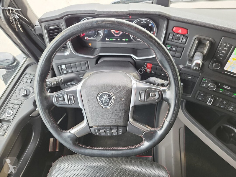 Camião Scania 580
