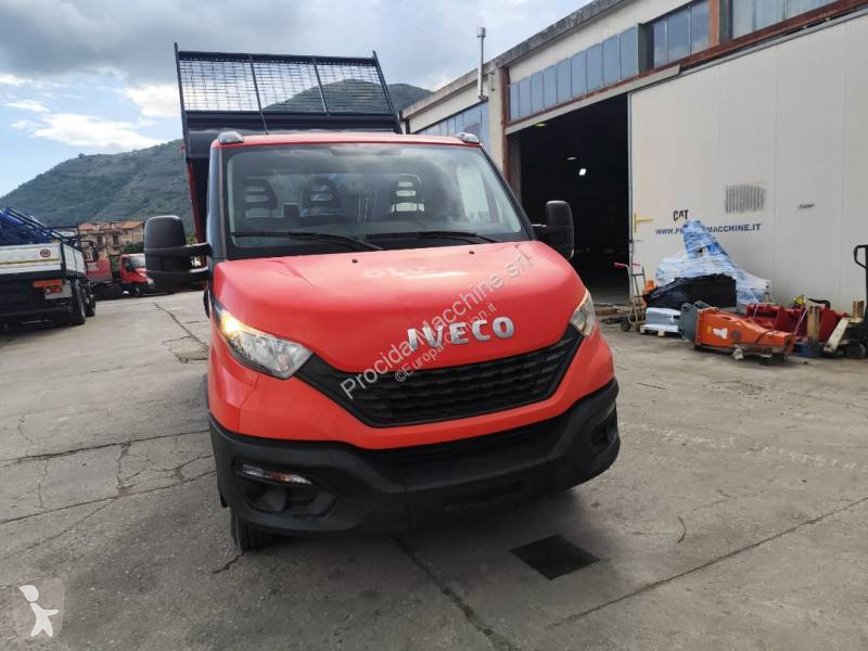 Véhicule utilitaire Iveco 35C14