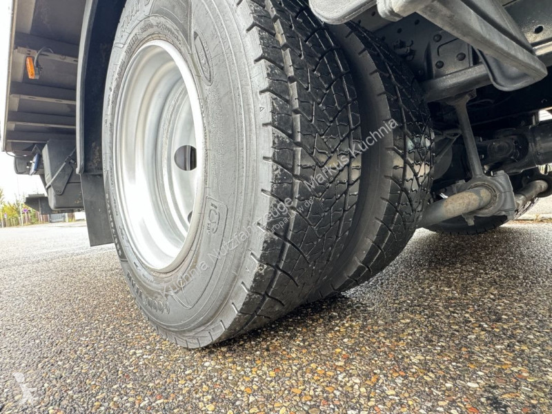 MAN 8.220 BL Koffer 6m Langes Haus LBW 1,5t truck