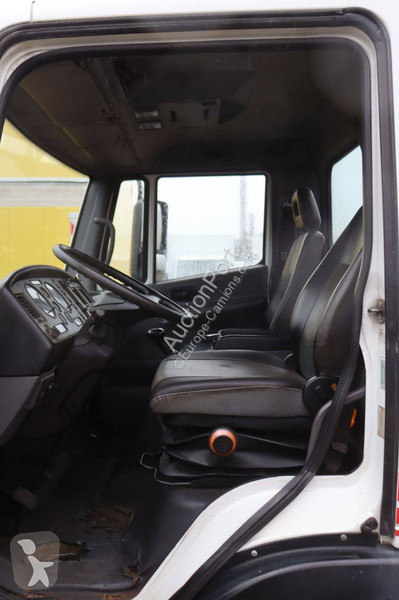 Vrachtwagen Nissan