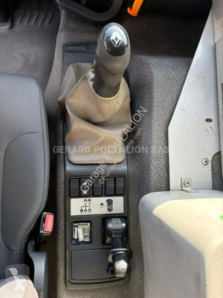 شاحنة Renault MAGYAR 18000L 5 CPTS PREMIUM...