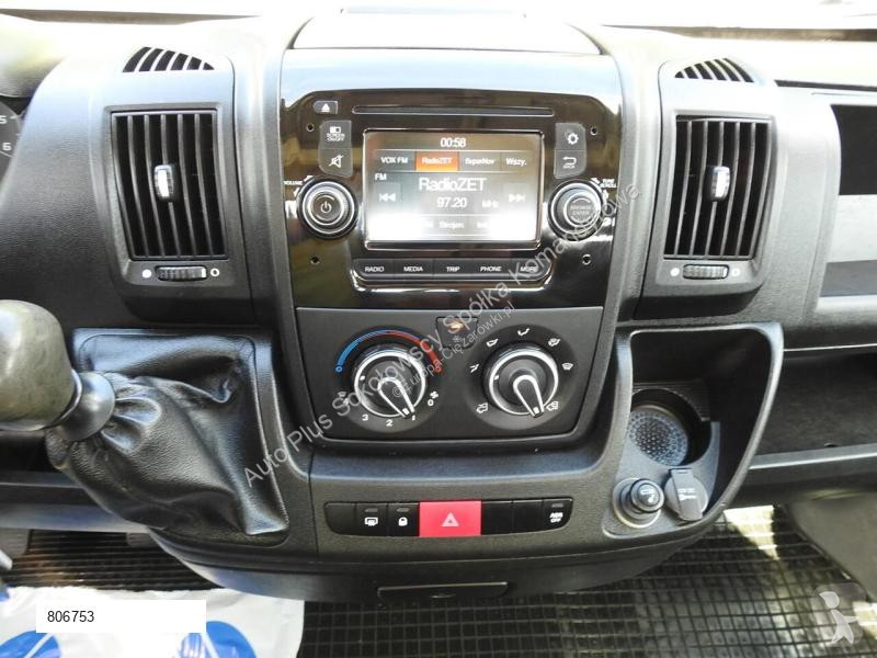 Véhicule utilitaire Peugeot BOXER WYWROTKA...