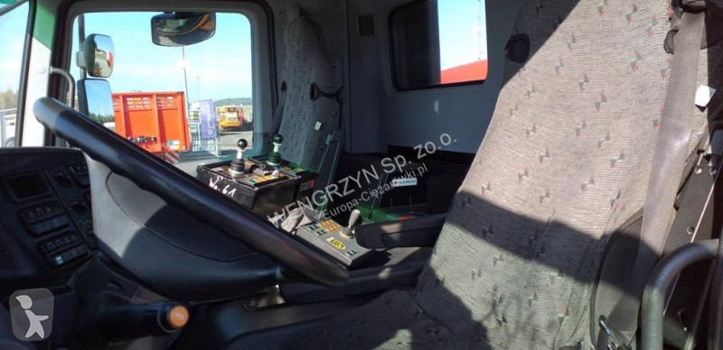 Kamion Mercedes SAMOCHÓD CIĘŻAROWY MERCEDES...
