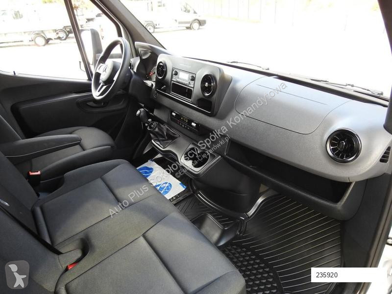 Kamion Mercedes SPRINTER KONTENER WINDA 8 PALET...