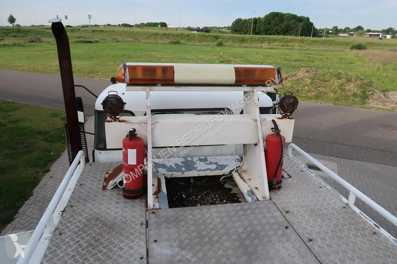 Kamion Volvo NL 10 Towing and recovery vehicle...