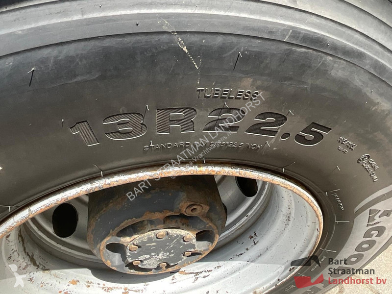 Kamion Volvo 440 10x4 Euro 5 geisoleerde asfalt...