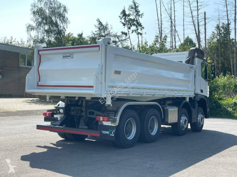 Kamion  Arocs 4142