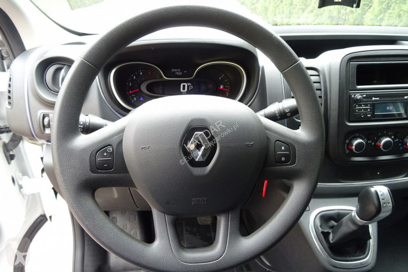 Véhicule utilitaire Renault TRAFIC L2H1 2.0dci...