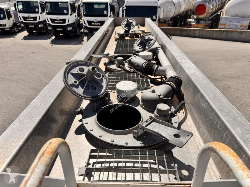 Camion Iveco 180E 28 ML