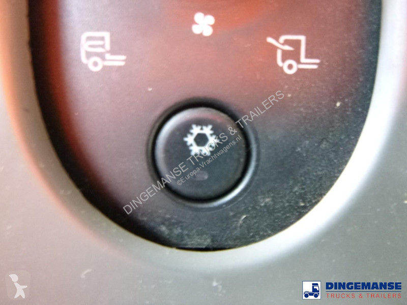 شاحنة Renault 270 4x2 fuel tank 13.3 m3 / 3 comp