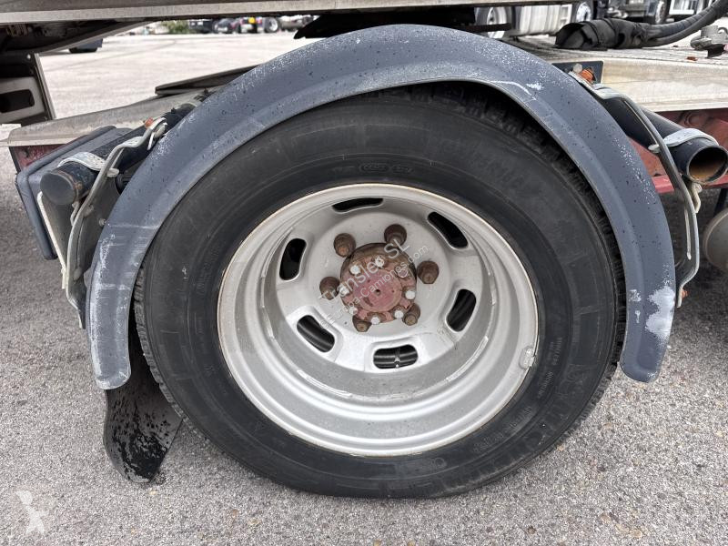 Iveco  40C17 semi-trailer truck