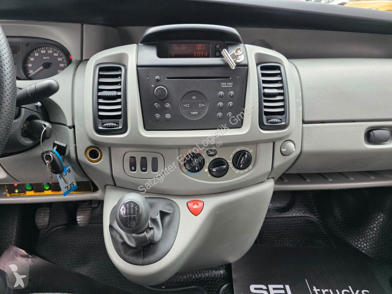 شاحنة Opel Vivaro 2.5 CDTI / Versalift ET-30-NE-XS