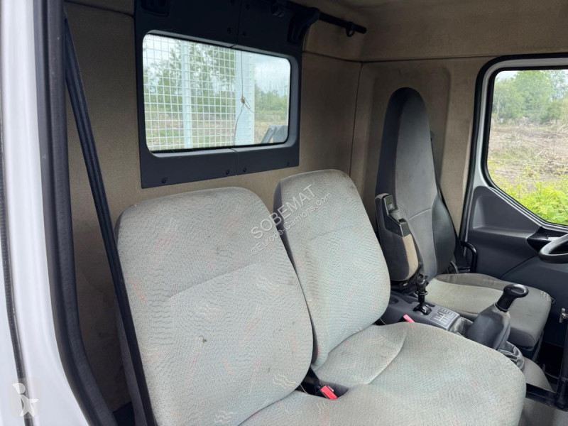 شاحنة Renault 220 DCI