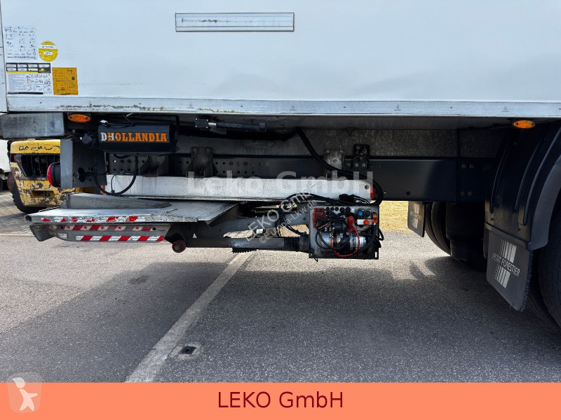 شاحنة Renault D  280.19 Mit Carrier Sp 1150Mt