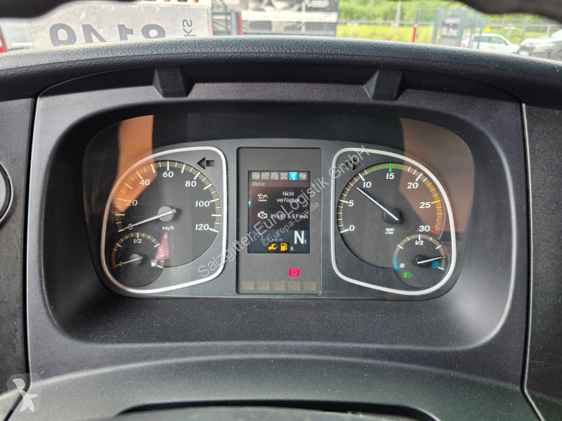 شاحنة Mercedes 1230
