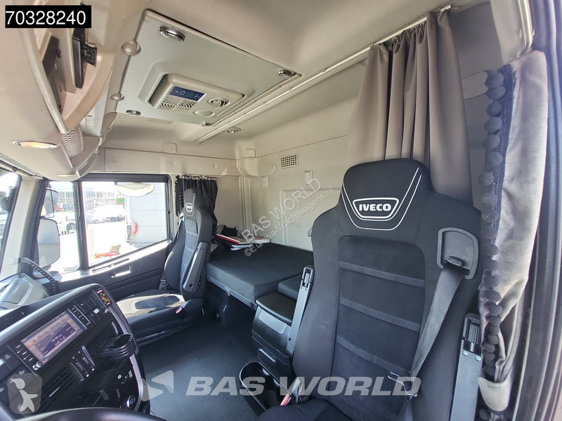 شاحنة Iveco X-Way 570 X-Way 6X2 Fassi F215...