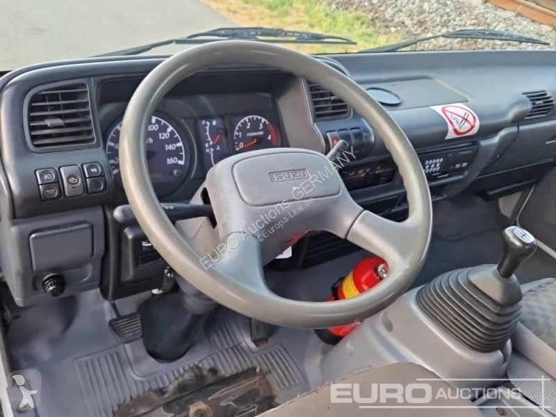 Kamión Isuzu NPR
