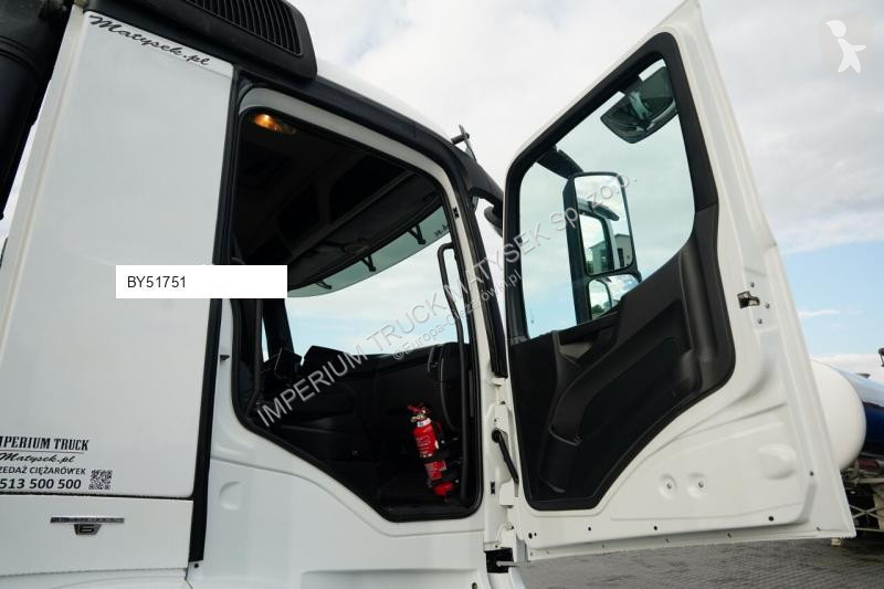 شاحنة Mercedes AROCS 3243