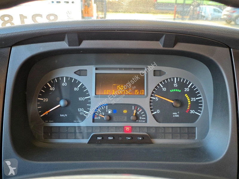 شاحنة Mercedes 1229